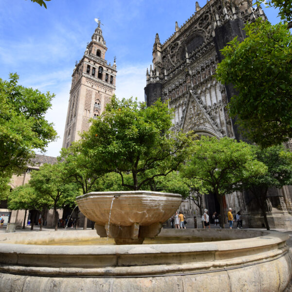 Tres Joyas de Sevilla: Catedral, Giralda y Alcázar